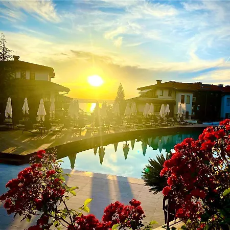 Aj 1 With Pool View, Santa Marina Village, Apartment