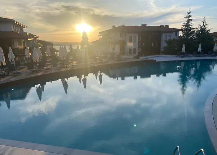 Aj 1 With Pool View, Santa Marina Village, Apartamento Sozopol